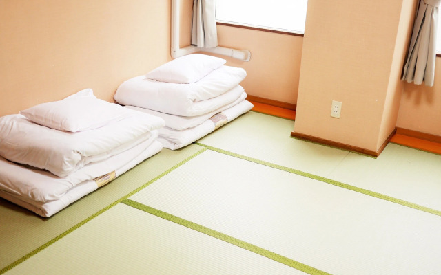 Hiroshima Peace Hotel - Hostel