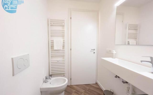 Basovizza 3 Alessandro Tirabora Short Rent