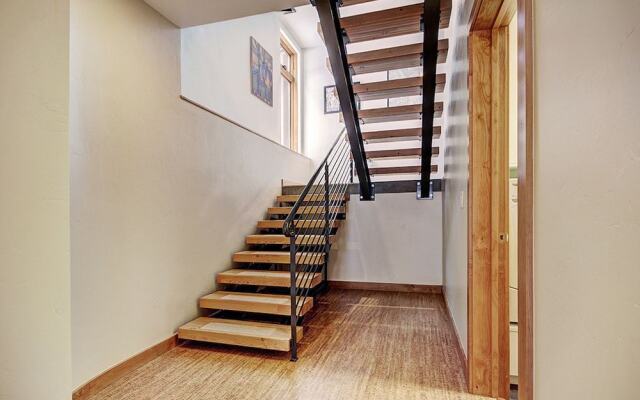 Cloud  4 Bedroom Home by RedAwning