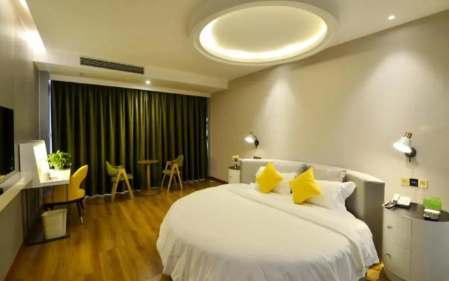 Vatica Huanggang Luotian County City Square Hotel