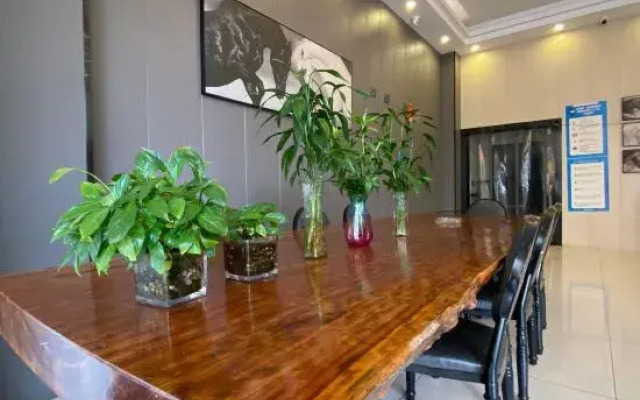 Dongguan Haiyi Chain Hotel