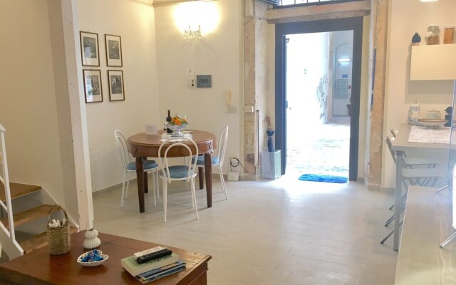 Cortile Siciliano 124