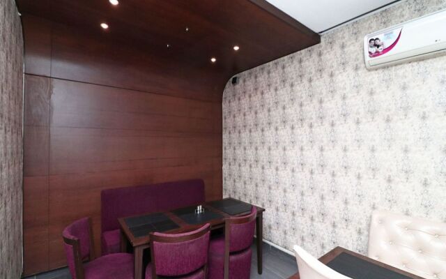 OYO 16006 Hotel Meedo's Grand