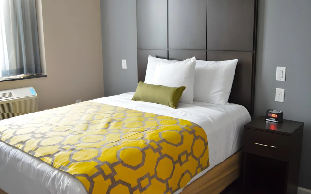 Voyage Hotel