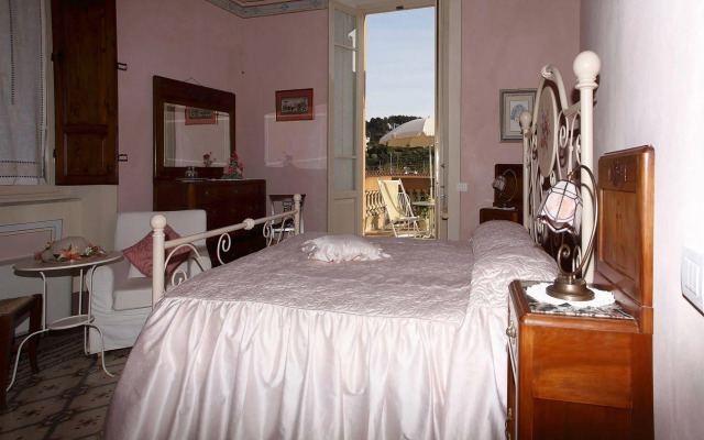 Marta Guest House