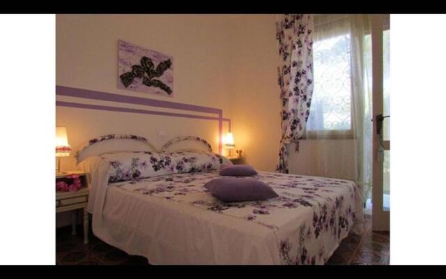 Villa With Garden and Beach Place