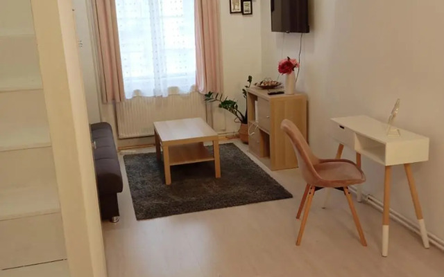 Cozy studio in central Budapest near ruined bars