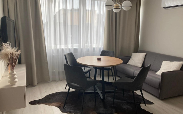 Modern and cozy apartment near the sea