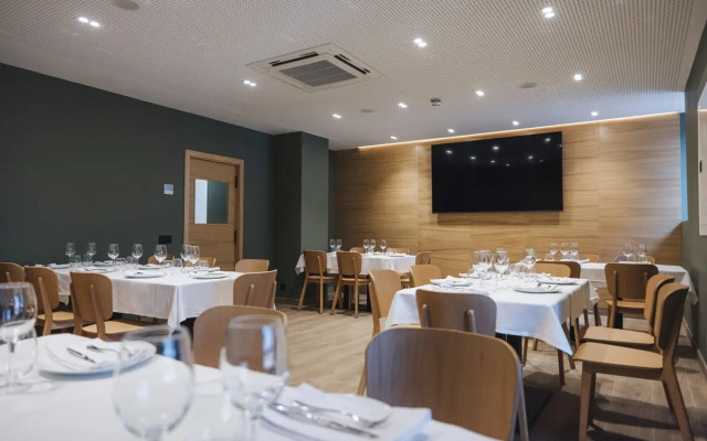 Hotel Mondragon