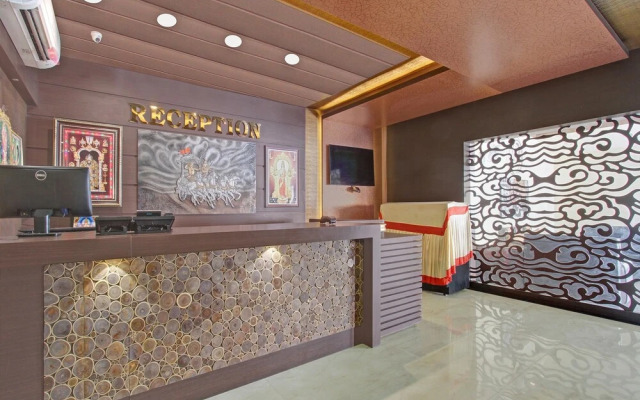 OYO 30970 AAR Royal Residency