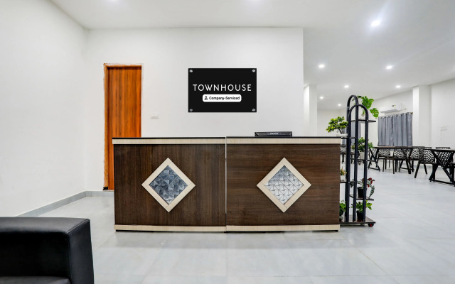 Super Townhouse Shamshabad Near Airport