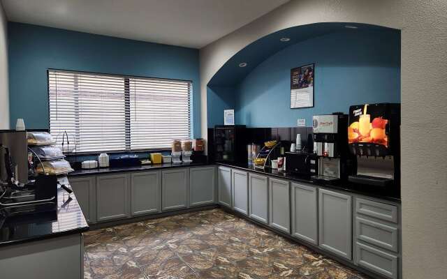 Days Inn by Wyndham Kemah