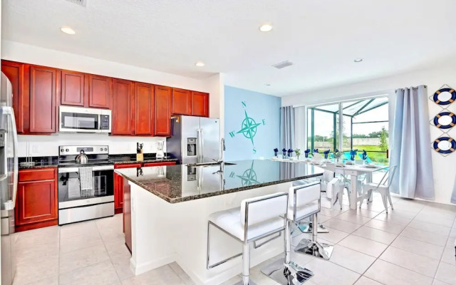 16 Guest Lakefront Home w Pool BBQ
