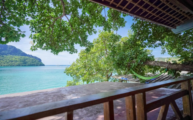 Phi Phi Cozy Seafront Resort