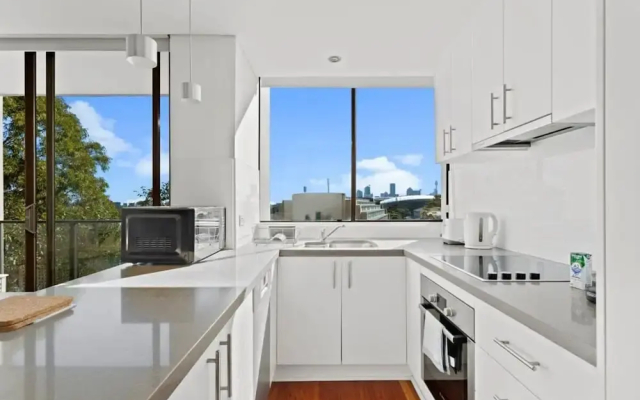 Prime Location 2-bed Apartment With Parking
