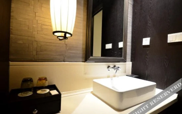 Qushui Lanting Holiday Hotel