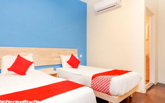 OYO 778 BMW 2 Hotel