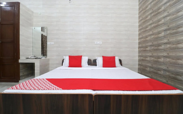 OYO 23066 Shiv Guest House