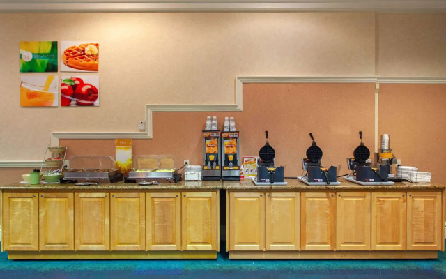 Beachside Hotel & Suites Cocoa Beach - Port Canaveral