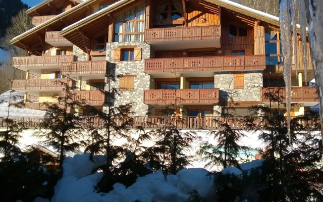 Spacious Holiday Home Near Center of Champagny