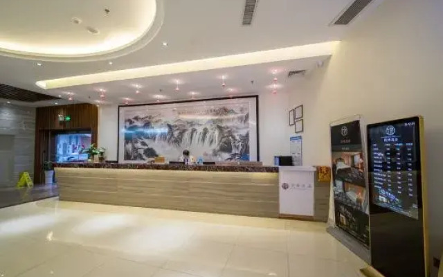 Yuefeng Hotel (Yangjiang Bus Terminal, Wal-Mart)