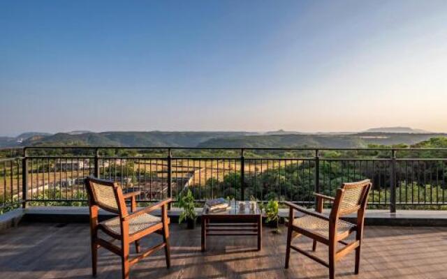 SaffronStays Falcon Hill, Lonavala - luxury villa with infinity pool near Lion's Point