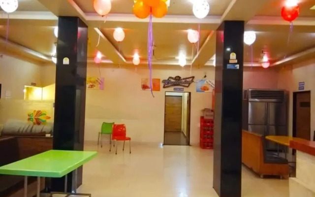 Hotel Aarya