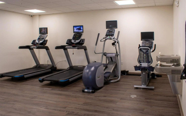 Holiday Inn Express & Suites Yorkville by IHG