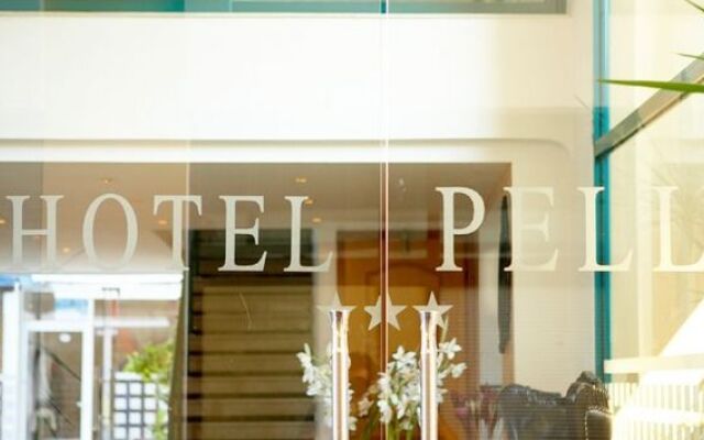 Pelli Hotel