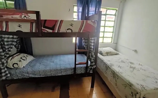 Hostel e Cacha¿ia da Cris