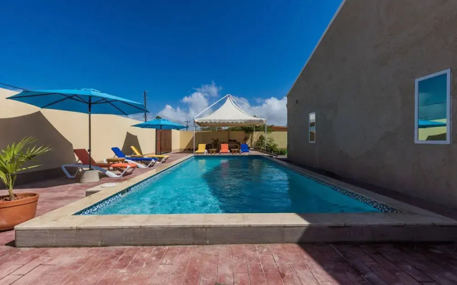 Rooi Santo Studio w King Size Bed Pool