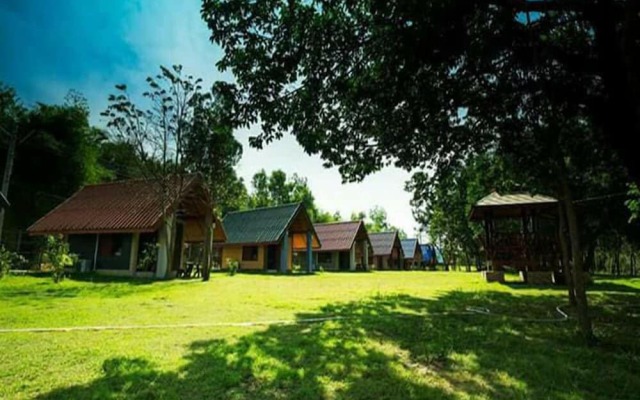 Matharak Resort Kaeng Hin Poeng