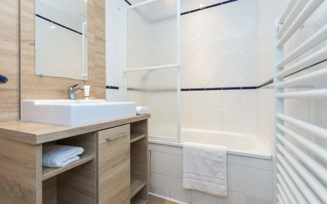 Chic Parkside Apartment