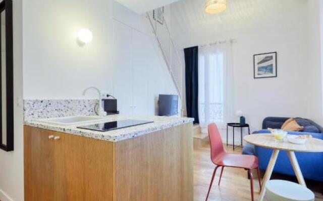 Cute And Bright Studio In A Courtyard-Montmartre(5)