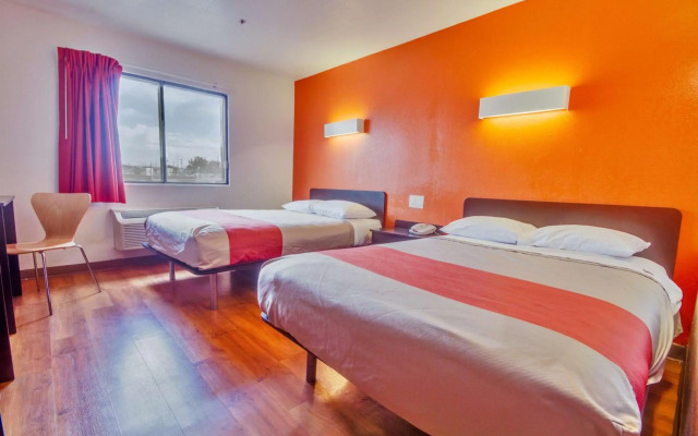 Motel 6 Dallas, TX - Fair Park