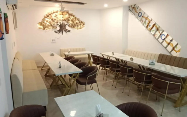 OYO 22115 Hotel D Plaza