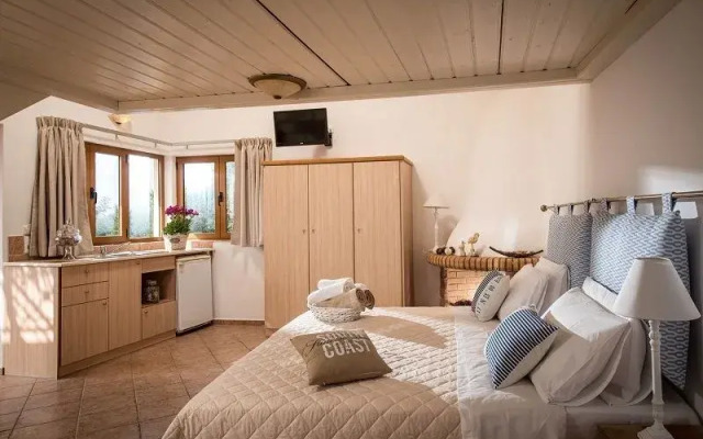 Notos Heights Hotel and Suites