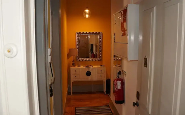 White and Grey Lisbon - Hostel
