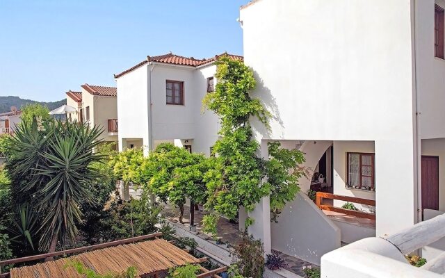 Maria Studios Rooms and Apartments