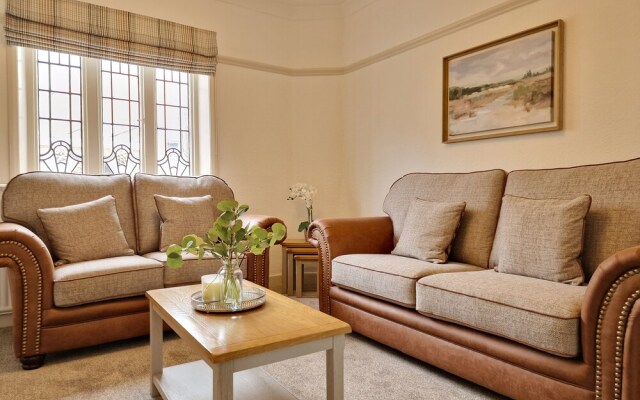 Dysa South Clifton House