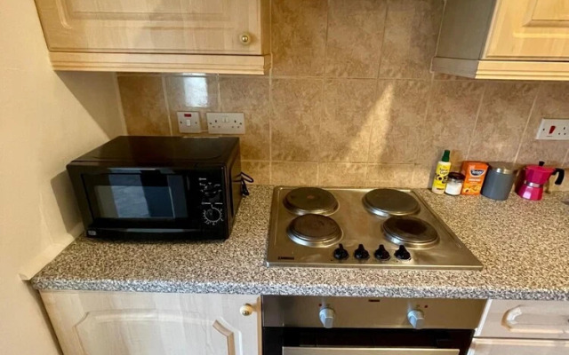 Simple & Sleek 1BD Flat Nice Views of Swansea Bay