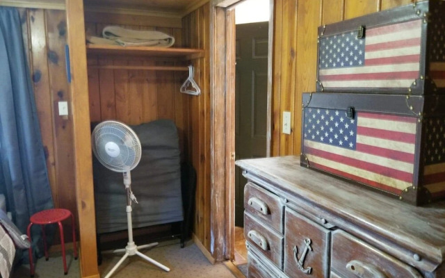 Ponderosa Pines Inn and Cabins