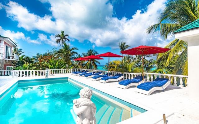 Parrot Cottage at Love Beach Pool