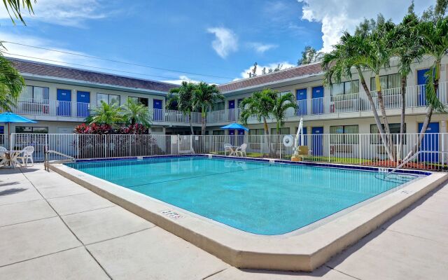 Motel 6 Dania Beach