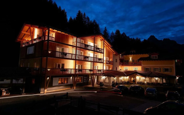 Dolomites Hotel Valacia