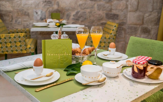 Hotel Lemongarden