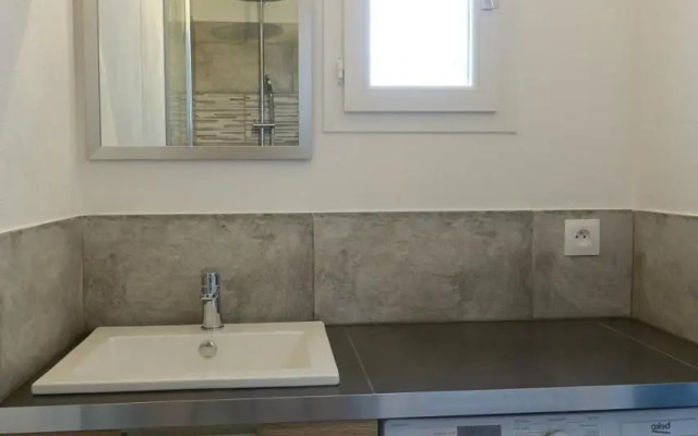 T2 40m2 Ollioules, la Nature, a 10 Mins Des Plages