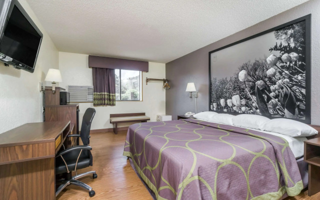 Super 8 by Wyndham Zanesville