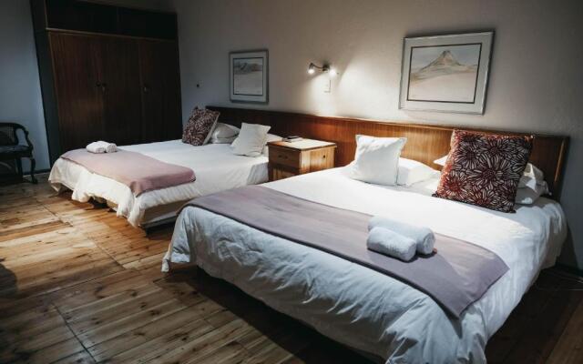 Karoo Country Inn Hotel