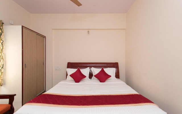 OYO 10293 Rajmahal Comforts
